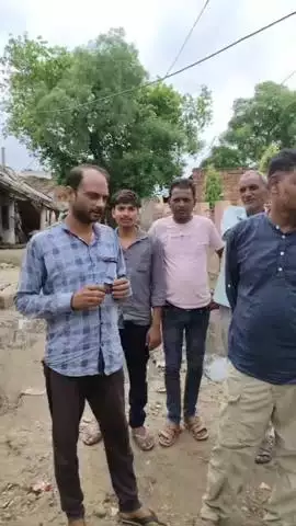 भुसावर: मुखैना गाँव मे सड़क पर कीचड़ से ग्रामीण है परेशान, आमजन का निकलना हुआ दूभर #Jansamasya