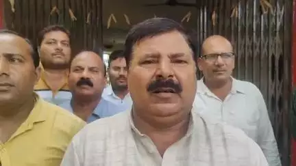 बिधूना: ऐरवाकटरा बीआरसी में विद्यालय विलय को लेकर प्राथमिक शिक्षक संघ के लोगों ने किया विरोध: वीरपाल सिंह
