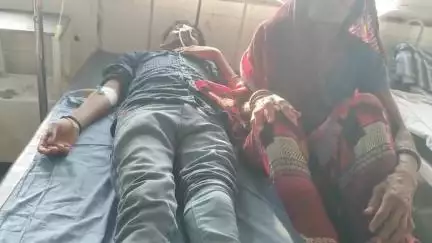 झालरापाटन: नसीराबाद में शराब के नशे में विषैली दवा का सेवन करने से एक युवक की तबीयत बिगड़ी, जिला अस्पताल में किया गया उपचार