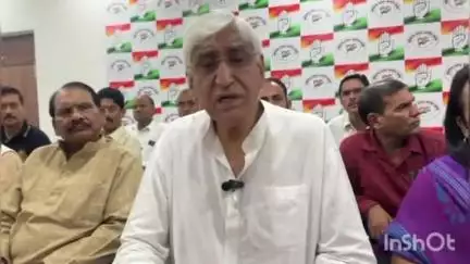 अंबिकापुर: छत्तीसगढ़ के पूर्व उप मुख्यमंत्री टी एस सिंहदेव ने आज कांग्रेस भवन में मीडिया से प्रेस वार्ता के दौरान भाजपा को घेरा