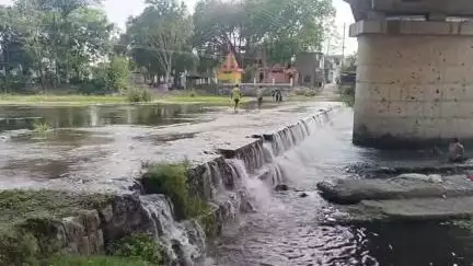 अंजड़: सुसाड नदी की सफाई न होने से स्वच्छता अभियान की मांग, सुनवाई नहीं हुई