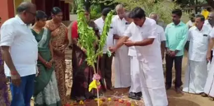 மோகனூர்: ஓலப்பாளையத்தில் ஊராட்சி ஒன்றிய தொடக்கப்பள்ளியில் ₹6 லட்சம் மதிப்பீட்டில் பள்ளி சுற்றுச்சுவர் அமைப்பதற்கான பூமி பூஜை