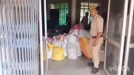 बांदा: गायत्री नगर में चल रही अवैध गुटखा निर्माण फैक्ट्री का हुआ खुलासा, लगभग ₹18 लाख के माल के साथ 2 अभियुक्त हुए गिरफ्तार