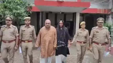 ललितपुर: ललितपुर पुलिस ने लोगों के साथ धोखाधड़ी करने वाले 25-25 हजार के इनामियां दो नफर वांछित अभियुक्तों को किया गिरफ्तार