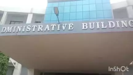 కాకతీయ విశ్వవిద్యాలయంలో ఉద్రిక్తత నెలకొంది. ఇంటిగ్రేటెడ్ పాఠశాలను కాకతీయ యూనివర్సిటీ భూముల్లో నిర్మించకూడదనీ ఆందోళన
