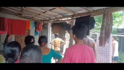 শীতলকুচি: শীতলকুচি হরি মন্দির পাড়া থেকে এক যুবকের ঝুলন্ত দেহ উদ্ধার পুলিশের