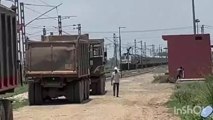 डुमरांव: डुमरांव रेलवे स्टेशन पर रेल फाटक संख्या 67 ए का बूम क्षतिग्रस्त, रेल परिचालन प्रभावित