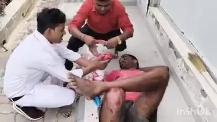 बिधूना: बेला क्षेत्र के तिर्वा बॉर्डर पर तेज रफ़्तार ऑटो ने बाइक सवार युवक को मारी टक्कर, युवक हुआ घायल