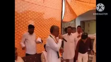 लोहारू: विधायक राजवीर फर्तिया ने लोहारू के कई गांवों का दौरा किया, ग्रामीणों को संबोधित