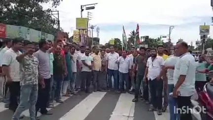 কোচবিহার ১: পারিবারিক ঘটনাকে TMC রাজনৈতিক রং লাগিয়ে রাজনীতি করছে বলে BJP জেলা কার্যালয় থেকে প্রতিক্রিয়া দিলেন বিধায়ক