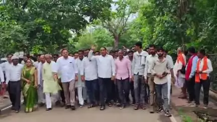 सागर नगर: मानव मल खिलाने के मामले में जीतू पटवारी पर FIR के विरोध में लोधी क्षत्रिय समाज ने एडिशनल SP को सौंपा ज्ञापन