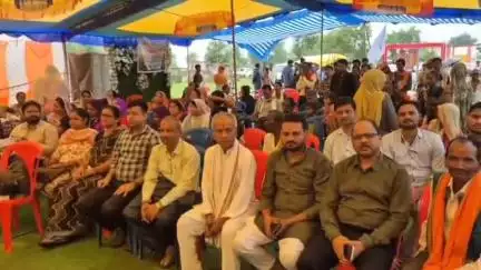 हटा: धरती आबा जनजातीय ग्राम उत्कर्ष अभियान के तहत अमझिर में मेगा शिविर, सीधा प्रसारण हुआ