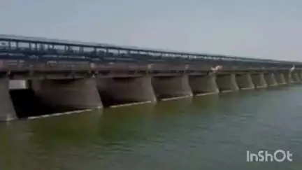 डिबाई: नरौरा स्थित चौधरी चरण सिंह बैराज पर गंगा का जलस्तर बढ़कर 177.72 मीटर तक पहुंचा