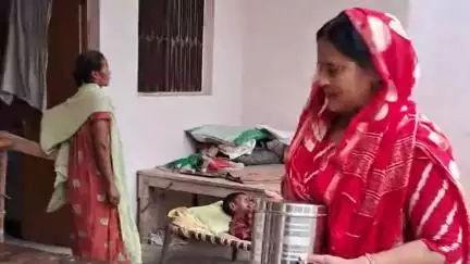 बिल्सी: मोदी सरकार के 11 वर्ष पूरे होने पर भाजपा नेत्री ने बांस बरोलिया वृद्ध आश्रम में बुजुर्गों को कराया भोजन