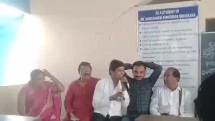 गडचिरोली: देसाईगंज (वडसा ) येथे होणार पाचवे झाड्डीपट्टी नाट्य संमेलन - गडचिरोली जिल्ह्यात प्रथमच झाडीपट्टी नाटय संमेलन .