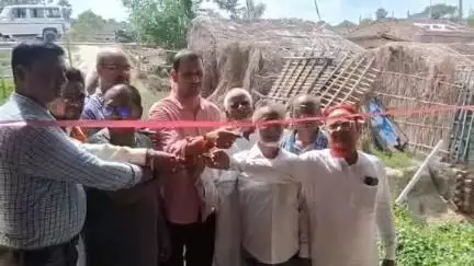 सोनबरसा: फतेहपुर में उप स्वास्थ्य केंद्र का प्रभारी चिकित्सा पदाधिकारी द्वारा उद्घाटन