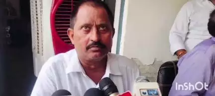 बलिया: यात्रियों की कमी के कारण 3 रूटों पर बंद हुई बस संचालन सेवा, बलिया रोडवेज कार्यालय में एआरएम ने दी जानकारी