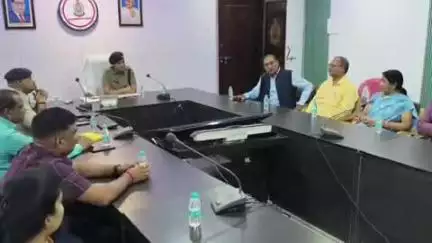 बलौदाबाज़ार: बलौदाबाजार पुलिस कार्यालय में सेवानिवृत्त निरीक्षक श्री रघुवीर ठाकुर एवं सहायक उप निरीक्षक तिरथ नवरंग का विदाई कार्यक्रम