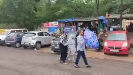 હાલોલ: યાત્રાધામ પાવાગઢમાં પાર્કિંગના નામે ઉઘાડી લૂંટ,વાહન મૂકનારા યાત્રિકો અને પ્રવાસીઓ પાસે 100 રૂ.નું વસૂલી કરવામાં આવે છે