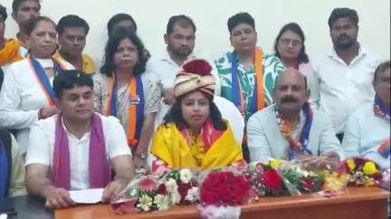 झांसी: दीपमाला बनीं अपना दल एस महिला मंच की राष्ट्रीय अध्यक्ष, सर्किट हाउस में दीदी को मुख्यमंत्री बनाने की की अपील