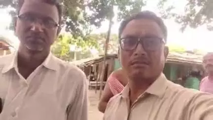 दिघलबैंक: तुलसिया सहित विभिन्न पंचायतों में विशेष गहन पुनरीक्षण कार्य का डीडीसी और पर्यवेक्षकों ने किया निरीक्षण