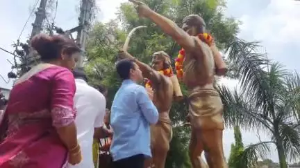 ইটাহার: সিধো কানহোর মূর্তিতে শ্রদ্ধা জানিয়ে ইটাহার স্কুল পাড়ায় ১৭০ তম হুল দিবস পালন, উপস্থিত বিধায়ক মোশারফ হুসেন