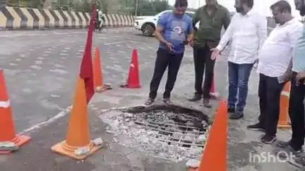 हिंगणघाट: नांदगाव चौकातील उडान पुलावर मोठे पडले भगदाड:राकॉपा शरद पवार पक्षाचे प्रदेश सरचिटणीस वांदिले याची चौकशीची मागणी