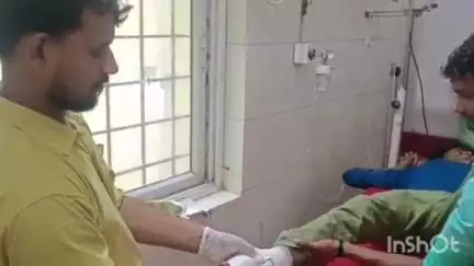 उन्नाव: माखी थाना क्षेत्र में दवा लेने जा रहे युवक की बाइक को अज्ञात वाहन ने मारी टक्कर, युवक को आई गंभीर चोटें