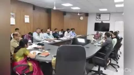 નવસારી: કલેકટર કચેરી ખાતે લોકોના પ્રશ્નો નિરાકરણ માટે સ્વાગત તેમજ ફરિયાદ નિવારણ કાર્યક્રમ યોજાયો