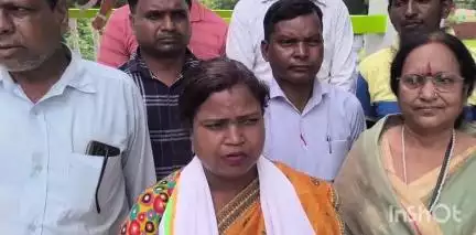 मसलिया: हुल दिवस पर सिदो कान्हू के गांव भोगनाडीह में भगदड़ और लाठीचार्ज पर भाजपा नेत्री डॉ. अंजुला भड़कीं