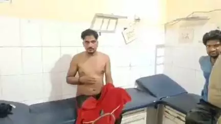 सीतापुर: बट गंज में दुकान के पीछे बाथरुम करने पर हुए विवाद में दबंग ने युवक को चाकू मारकर किया जख्मी