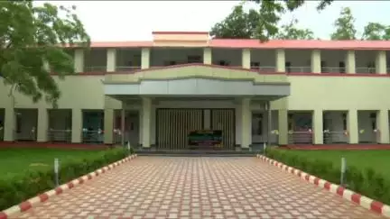 వీఆర్ హై స్కూల్ కు అంతర్జాతీయ ప్రమాణాలతో డిజిటల్ విద్య మంత్రి నారాయణ