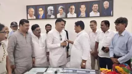 नैनवां: कांग्रेस प्रदेशाध्यक्ष से मुलाकात कर संगठनात्मक, राजनीतिक एवं क्षेत्र की समस्याओं पर की चर्चा