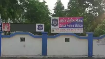 ઠાસરા: પોલીસે ચિતલાવ પાસેથી મોટી માત્રામાં દારૂની હેરાફેરીનો પર્દાફાશ કર્યો.