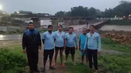 हरदा: हरदा में होमगार्ड व एसडीआरएफ टीम ने घाट और पुल-पुलियाओं का किया निरीक्षण