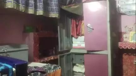 पुवायां: बंडा थाना क्षेत्र के मियांपुर संवाद गांव में घर में घुसकर चोरों ने लाखों रुपए की चोरी की घटना को दिया अंजाम