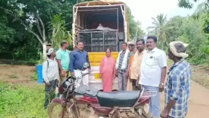 ಹಾನಗಲ್: ಪಬ್ಲಿಕ್ ಯಾಪ್ ಫಲ ಶೃತಿ ಹುಣಶೆಟ್ಟಿಕೊಪ್ಪ ಗ್ರಾಮದಲ್ಲಿ ಸಾರ್ವಜನಿಕರಿಗೆ ತೊಂದರೆ ನೀಡಿದ್ದಕ್ಕೆ ಮಂಗನನ್ನ ಸೆರೆ ಹಿಡಿದ ವನ್ಯಜೀವಿ ಸಿಬ್ಬಂದಿ