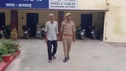 लालगंज: तरवां थाना की पुलिस टीम ने महुवारी में मारपीट करने वाले वारंटी अभियुक्त को किया गिरफ्तार, भेजा जेल