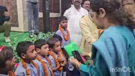 बैकुंठपुर: कोरियर जिला पंचायत ऑडिटोरियम में कलेक्टर की उपस्थिति में मनाया गया साला प्रवेश उत्सव