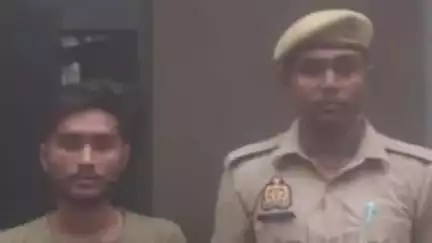 गोंडा: इटियाथोक पुलिस ने अवैध देसी तमंचे के साथ आरोपी वैभव दुबे को किया गिरफ्तार, कब्जे से बरामद हुआ अवैध देसी तमंचा
