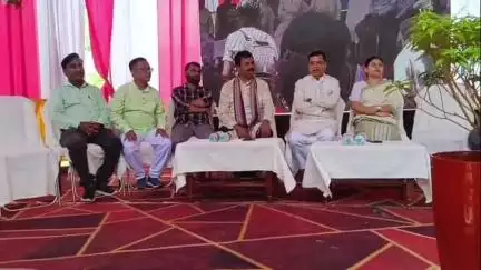 কৈলাশহর: কৈলাসহর গোলাকপুর স্কুল মাঠে ধরতি আবাজন ভাগীদারি অভিযানের সমাপনী অনুষ্ঠান অনুষ্ঠিত হয় উপস্থিত দুই মন্ত্রী