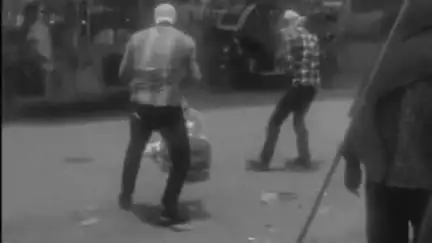 मुरैना नगर: बैरियर चौराहे पर दिनदहाड़े 4 बदमाशों ने युवक को घेरकर पीटा, पुलिस ने चारों के खिलाफ FIR दर्ज की