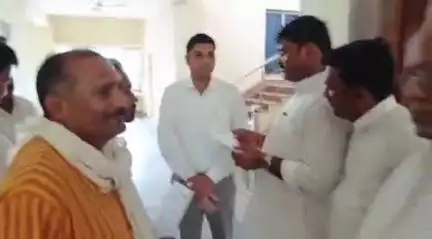 दतिया नगर: देवास में आदिवासियों पर वन विभाग और पुलिस की कार्रवाई के विरोध में आदिवासी कांग्रेस ने ज्ञापन सौंपा