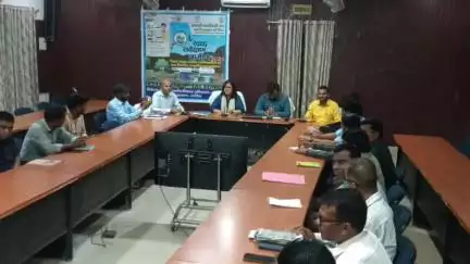 अररिया: DRDA सभा भवन में डीडीसी ने स्वच्छ भारत मिशन ग्रामीण को लेकर की बैठक, दिए गए निर्देश