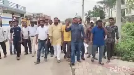 अरथूना: युवा कांग्रेस गढ़ी ने अरथूना तहसीलदार को राज्यपाल के नाम दिया ज्ञापन, समस्याओं का समाधान न होने पर आंदोलन की दी चेतावनी