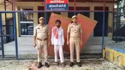 कासगंज: कोतवाली सोरों पुलिस ने आबकारी अधिनियम के मामले में फरार वारंटी को किया गिरफ्तार