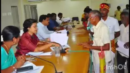 வாலாஜா: ஆட்சியர் அலுவலகத்தில் நடைபெற்ற மக்கள் குறைதீர்வு  நாள் கூட்டத்தில் 423 மனுக்கள் பெறப்பட்டன - ஆட்சியர் அலுவலகம் தகவல்