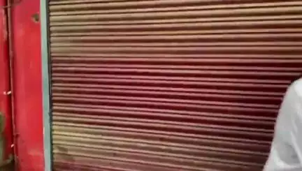 लखीमपुर: लखीमपुर शहर के लालता क्रेशर के पास स्थित बिना नवीनीकरण के चल रहे डिवाइन हॉस्पिटल को स्वास्थ्य विभाग ने किया सीज