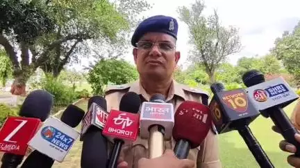 बहराइच: नगरौर इलाके में आईफोन के लिए शादाब की हत्या के मामले में फरार तीसरे अभियुक्त को गिरफ्तार किया गया, ASP नगर ने दी जानकारी