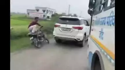 रोहतक: गोहाना-सोनीपत हाईवे पर हॉर्न बजाने पर हरियाणा रोडवेज के चालक ने लहराई पिस्टल